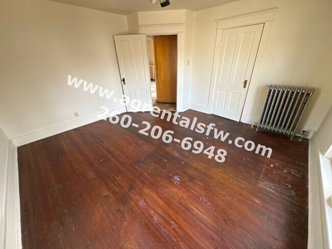 Building Photo - 1002 Columbia Ave