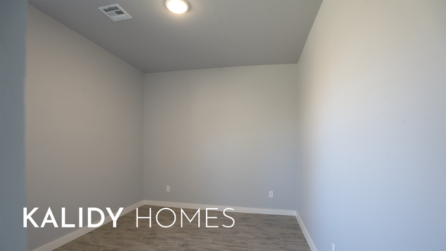 Building Photo - 303 Kirks Holw