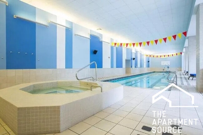 Building Photo - 225 N Columbus Dr