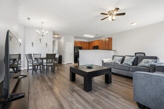 Building Photo - 1326 Stone Manor Dr