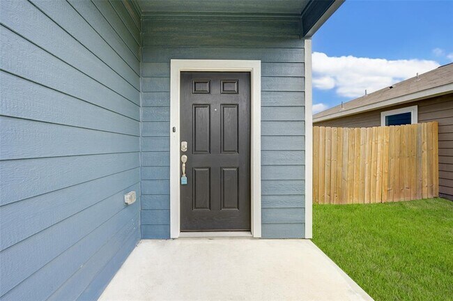 Building Photo - 28057 Irving Dr