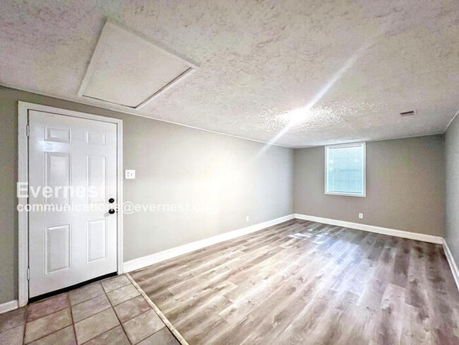 Building Photo - 6335 Southbridge Dr