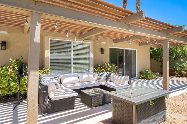 Building Photo - 76941 Coventry Cir