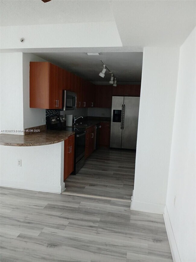 Building Photo - 7501 E Treasure Dr