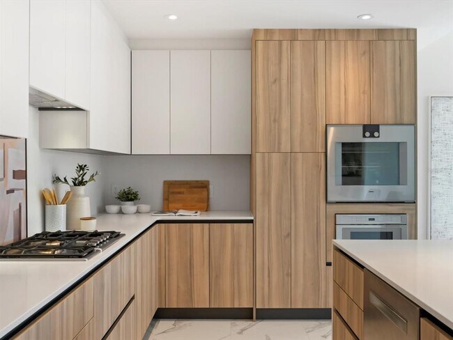 Building Photo - 1020 Sunset Point Rd