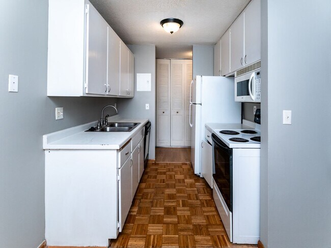 Building Photo - Charming One Bedroom In Roseville
