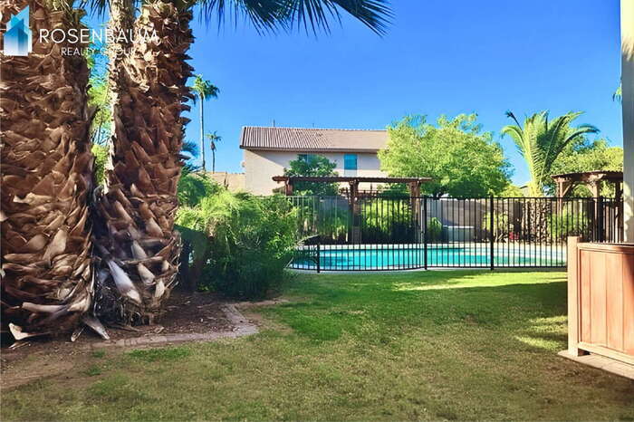 Building Photo - 1250 S Palm St