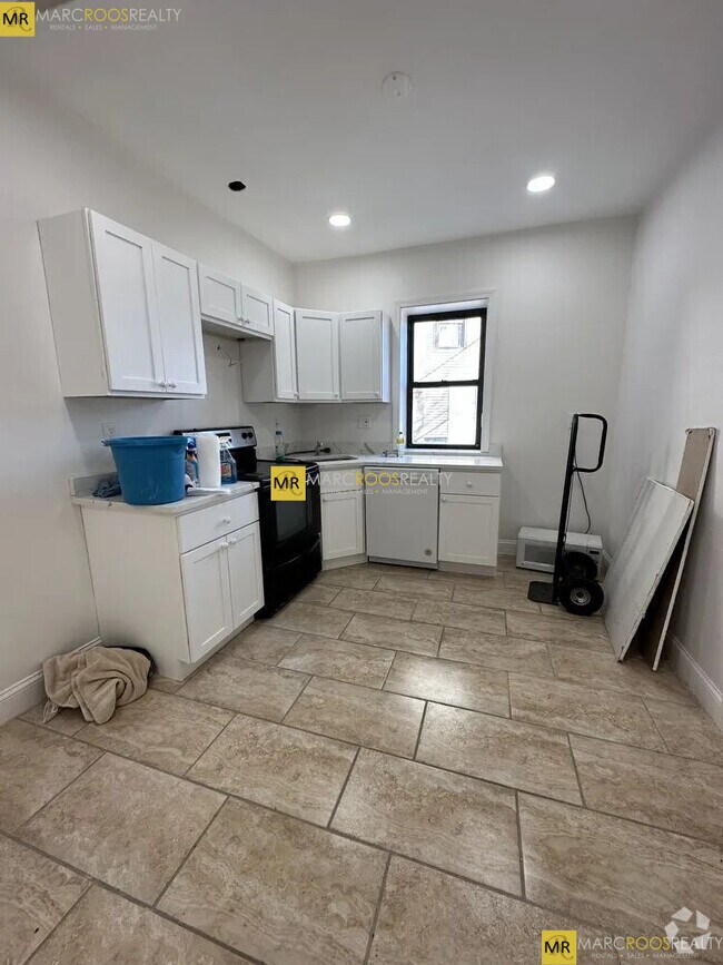 Building Photo - 8 Egremont Rd