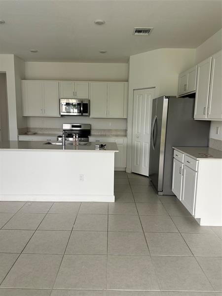 Building Photo - 4182 Lagoon Shore Dr