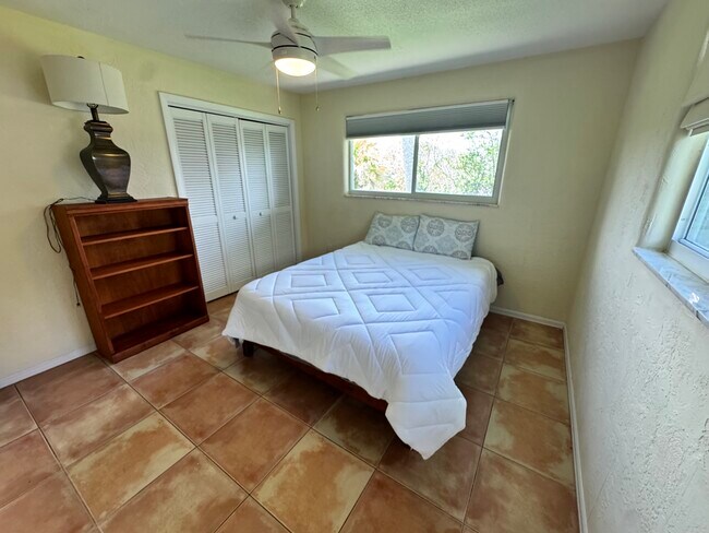 Building Photo - 50 Oak Tree Dr