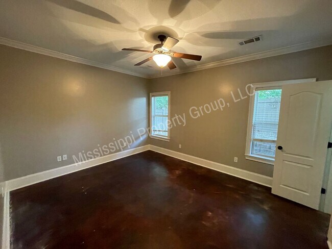 Building Photo - 3BR/3BA For Rent