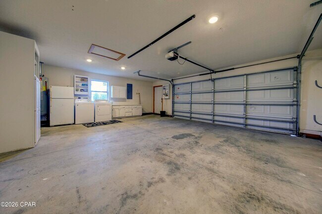 Building Photo - 1007 Cypress Ave