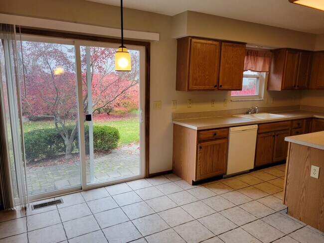 Building Photo - 2843 Minuteman Ct