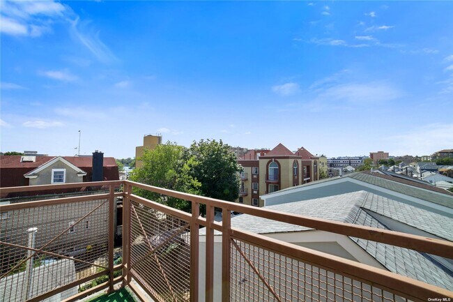 Building Photo - 2826 Batchelder St