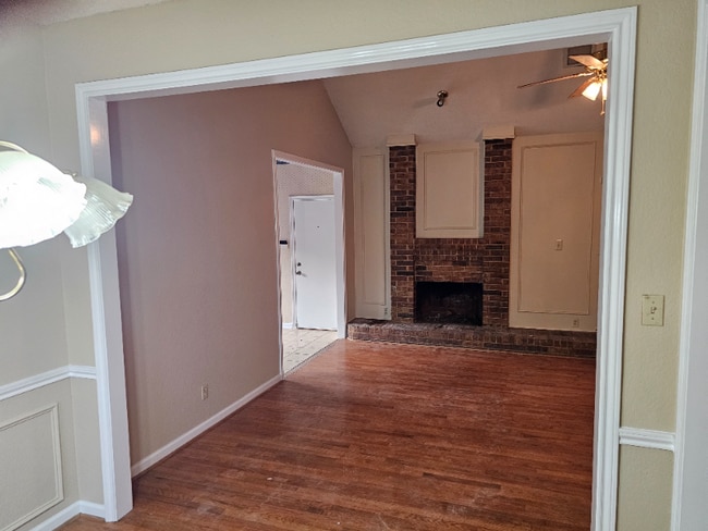 Building Photo - 4033 Coronado Dr