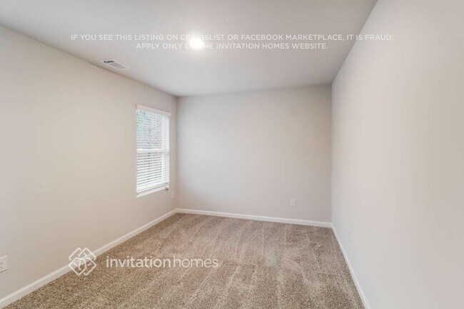 Building Photo - 393 Amelia Ln