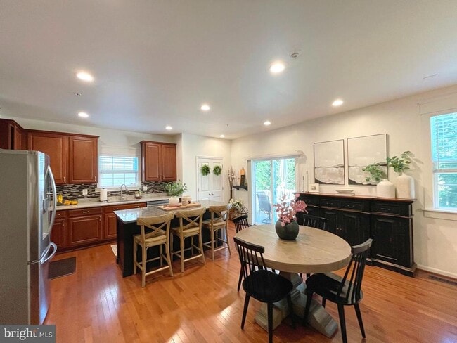 Building Photo - 519 Gate Dancer Ct