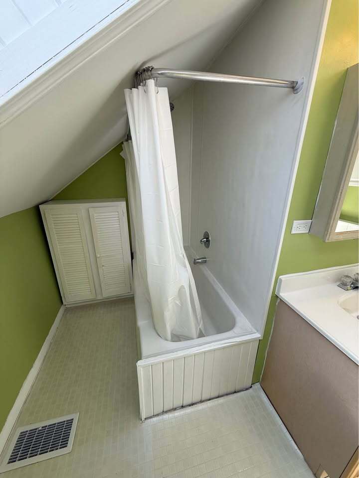 Building Photo - 439 Essex St