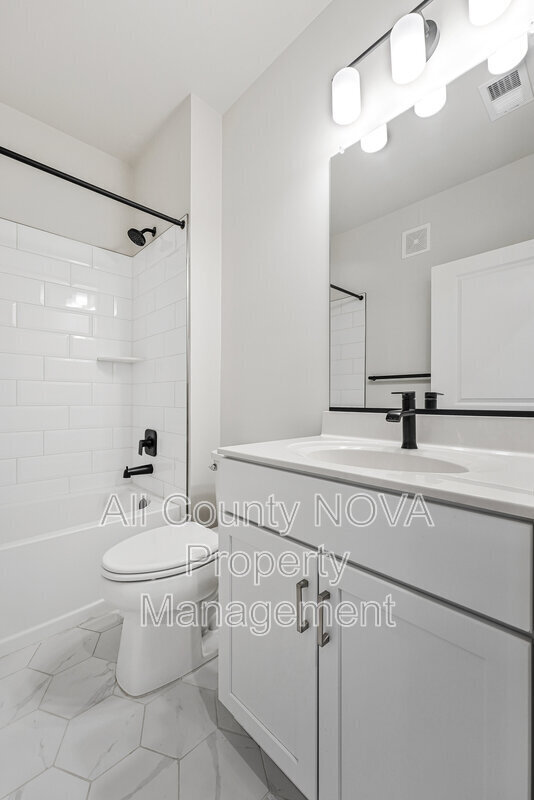 Building Photo - 3927 Fair Ridge Dr