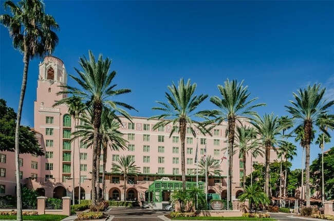 Building Photo - 833 1st St NE