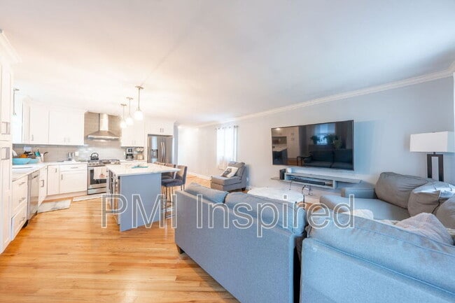 Building Photo - 446 Monmouth Ave
