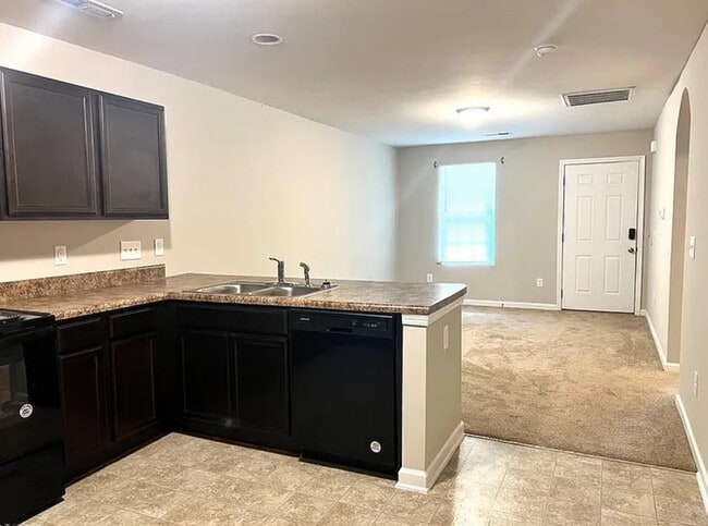 Building Photo - 1319 Kirkman St