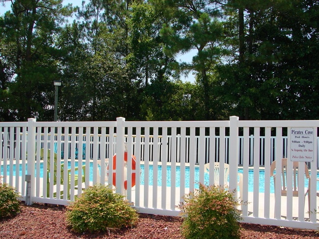 Building Photo - 35 Pirates Cove Dr