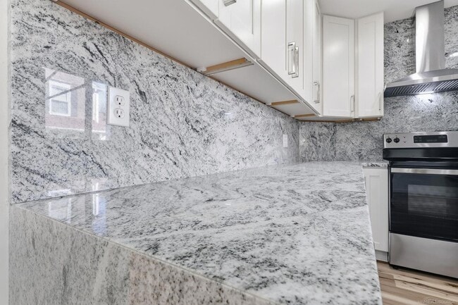 Building Photo - 1340 Kings Cove Dr E