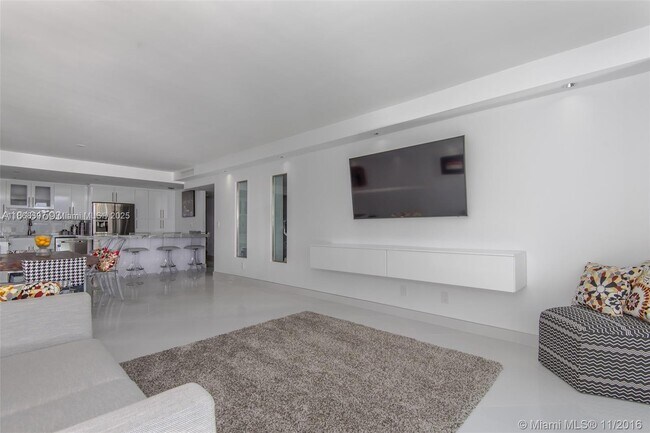 Building Photo - 19390 Collins Ave