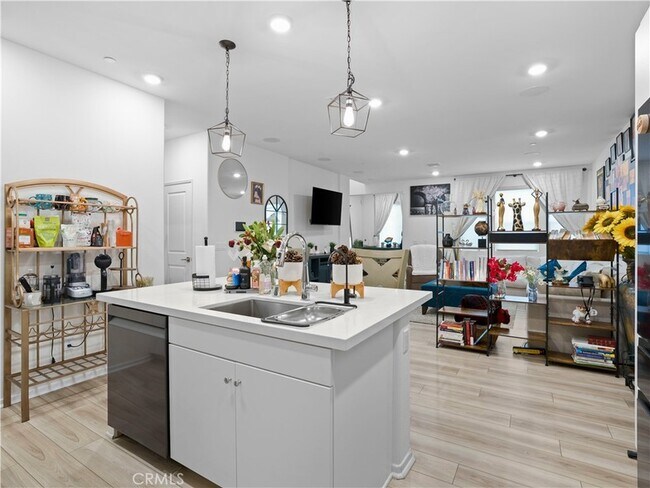 Building Photo - 5628 Kate Way