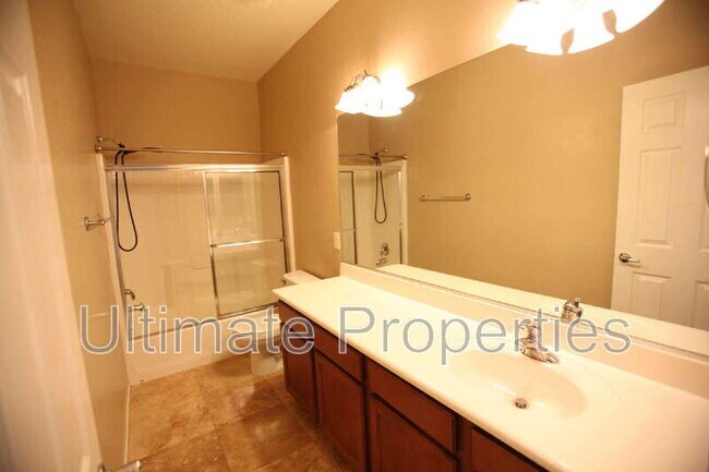 Building Photo - 15145 W Elm Cir