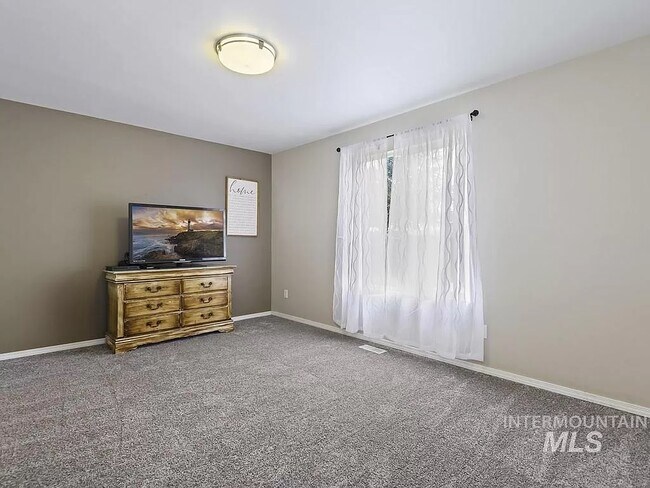 Bonus Room / 4th Bd - 16967 N Denemere Loop