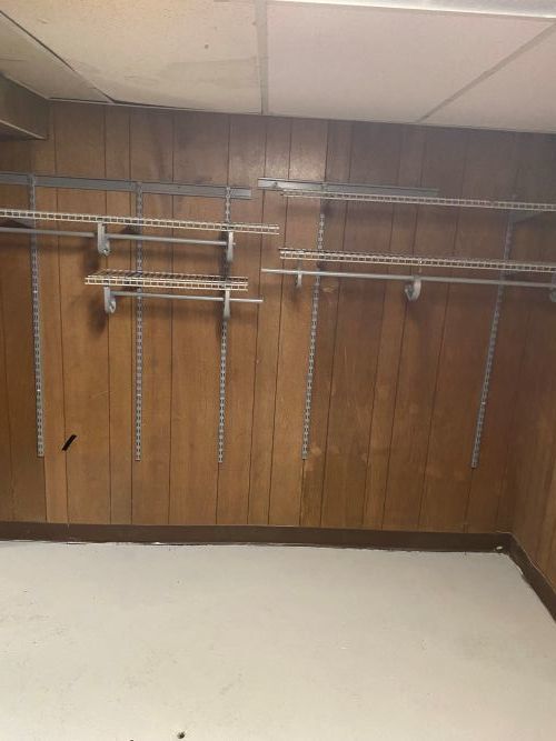 Building Photo - 9924 S Hoxie Ave