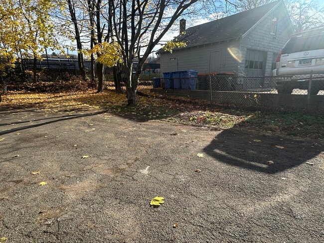 Building Photo - 85 Twiss St