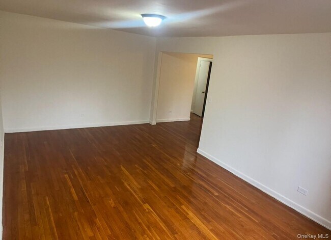 Building Photo - 89-20 55th Ave