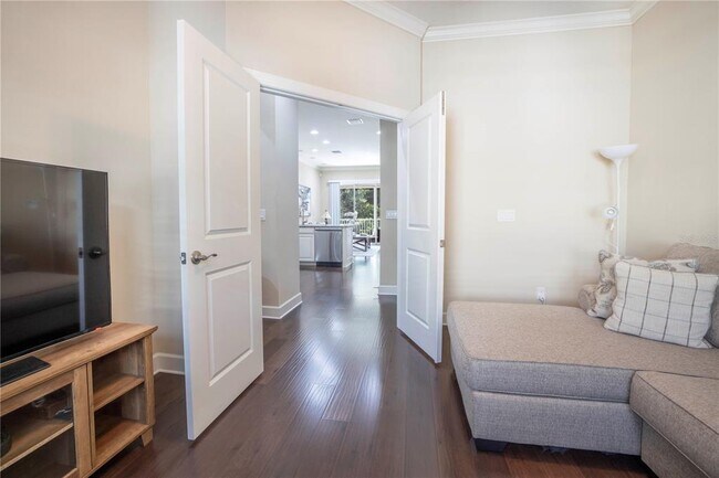 Building Photo - 6036 Anchorage Way S