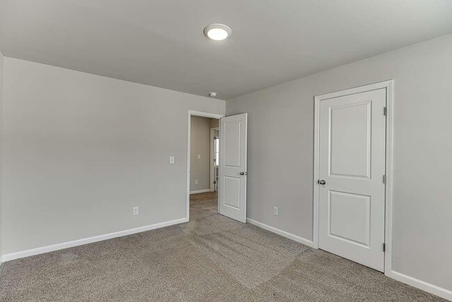 Building Photo - 6029 Fair Winds Cv