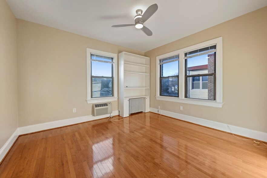 Large Bedroom - 3616 Connecticut Ave NW