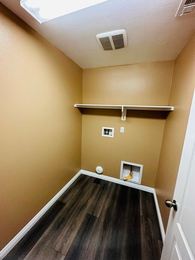 Building Photo - Coming Soon! Gorgeous 4 bed, 4 Bath Canyon Hills home for Lease!