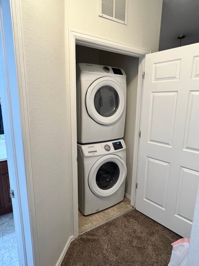 Building Photo - 2672 S Cathay Way