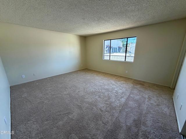 Building Photo - 1425 Bank St