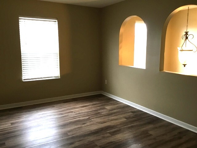 Building Photo - 357 Pinecrest Ct