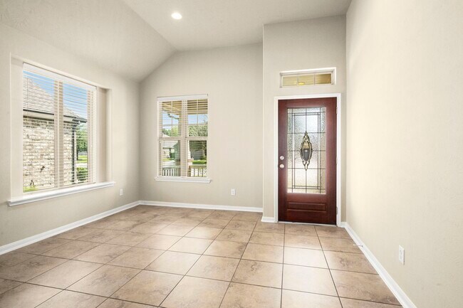 Building Photo - 3835 Raintree Village Dr