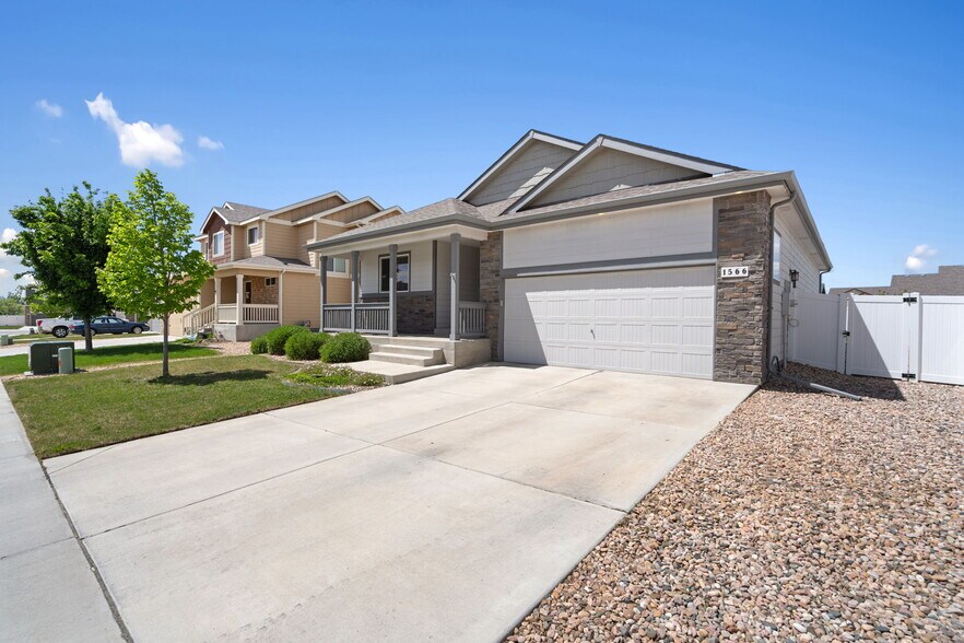 Building Photo - 1566 Driftline Dr