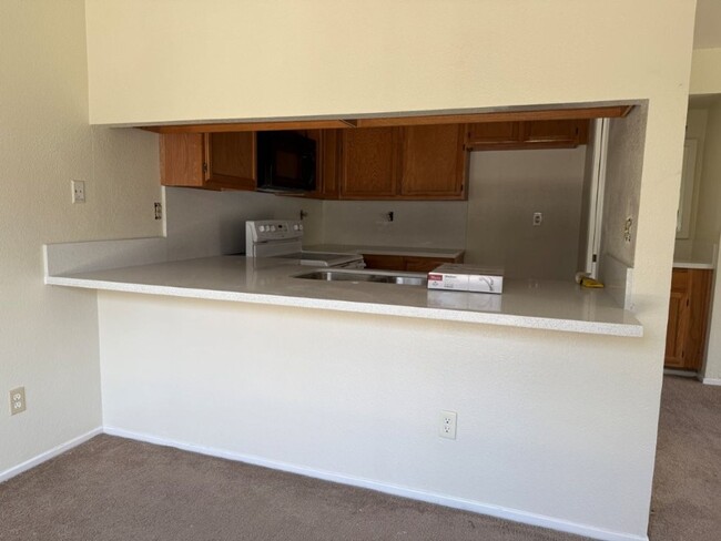 Building Photo - Modern 3 Bedroom Condo w/ Garage Vacaville...