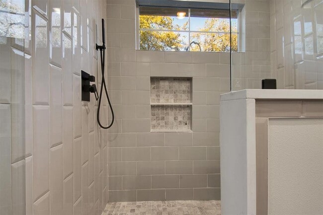 Building Photo - 104 Kipapa Ct