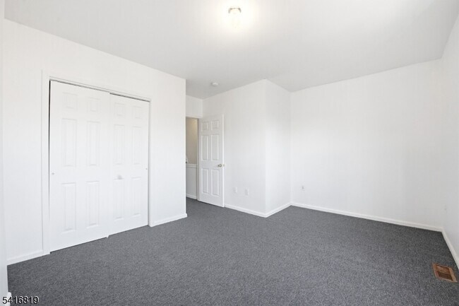 Building Photo - 44 1/2 3rd Street Unit