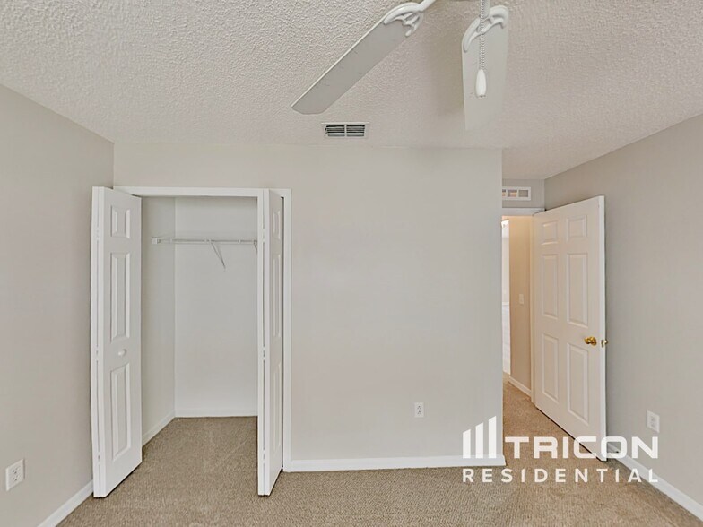 Building Photo - 4552 Gondolier Rd