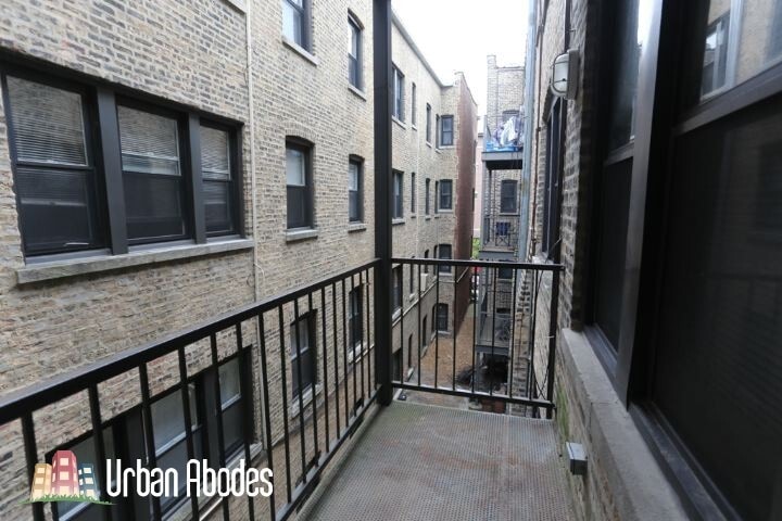 Building Photo - 911 W Dakin St