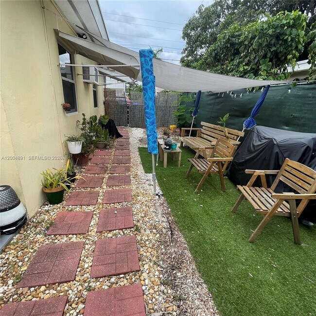 Building Photo - 2526 McKinley St